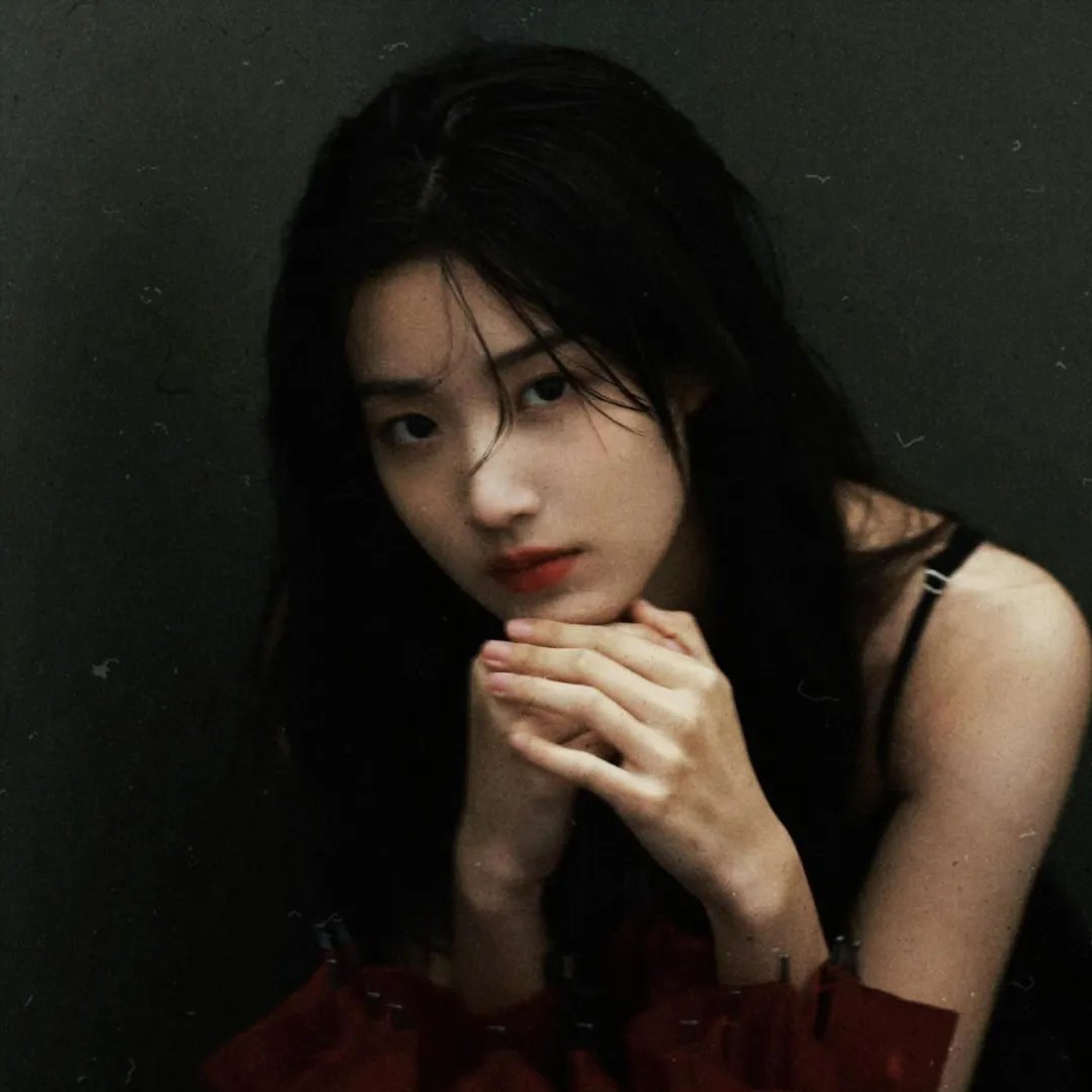 抽象画中的越南少女2