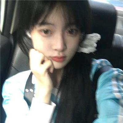 加油站的女孩